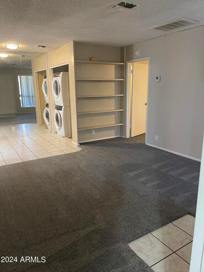 Foto del edificio - 8131 N 107th Ave