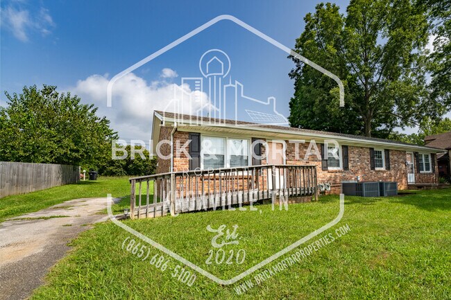 Building Photo - 2407 Holbrook Dr