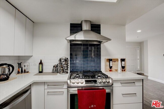 Foto del edificio - 108 W Maple St