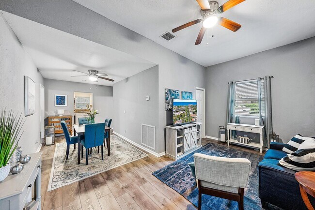 Foto del edificio - 3207 Pinewood Ave