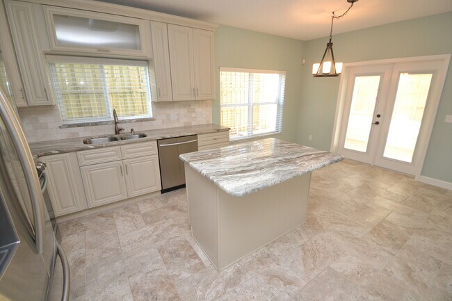 Building Photo - Gorgeous Upgrades!! St. Augustine Beach 2/...