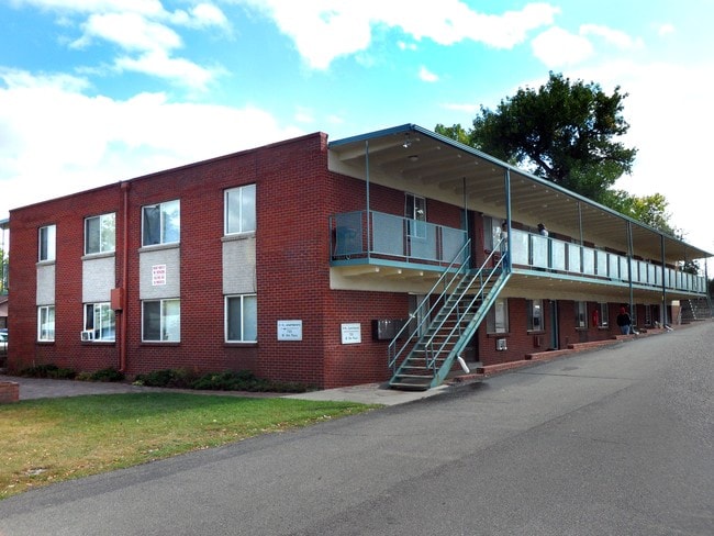 Building Photo - OakView Apartments