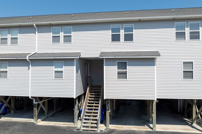 Foto del edificio - Fully furnished townhome in Surf City