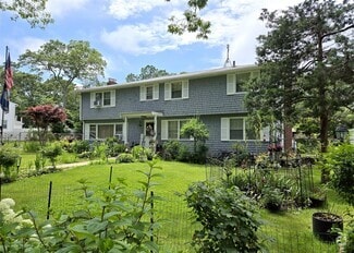 Building Photo - 152 W Yaphank Rd