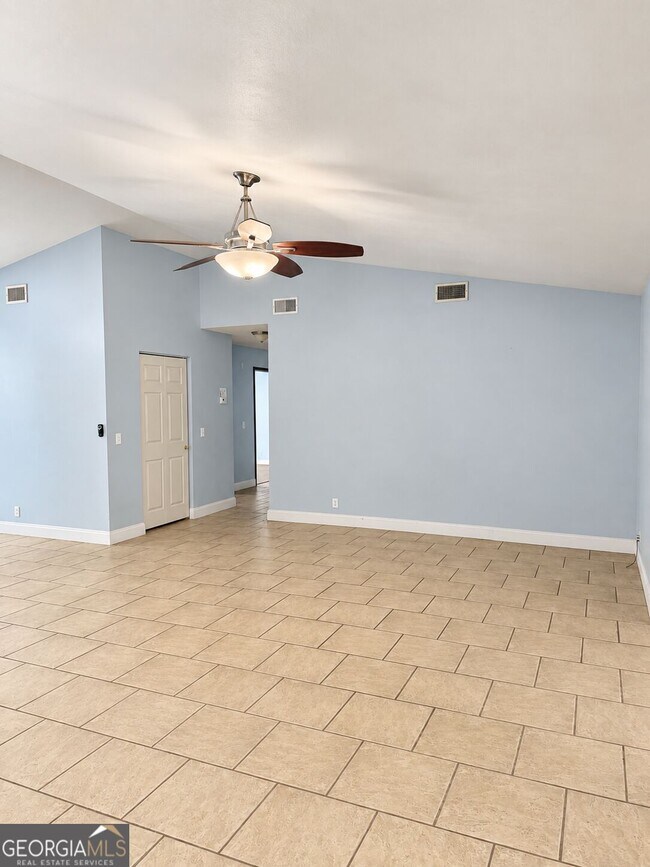 Foto del edificio - 204 Sunnyside Dr