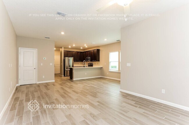 Foto del edificio - 349 Cherry Ridge Dr