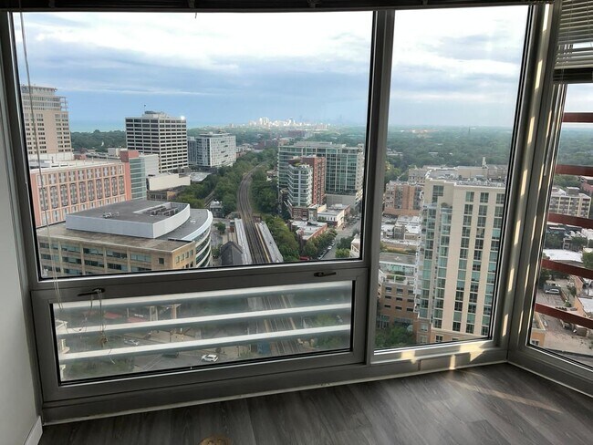 Foto del edificio - 1720 Maple Ave