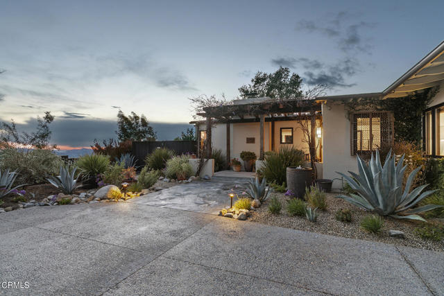 Mid Century with views - 243 Taos Rd