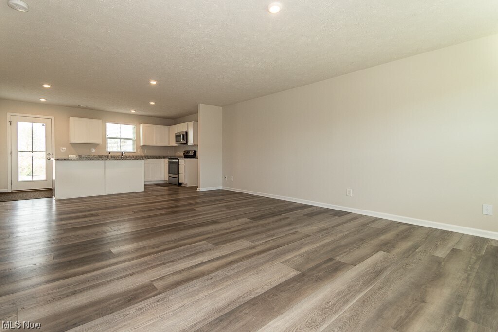 578 Cherrywood Ln, Painesville, OH 44077 House Rental in Painesville, OH