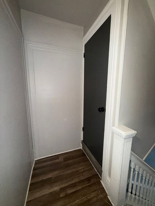 Photo - 826 Collins St Apartment