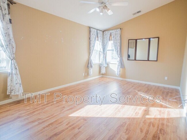 Building Photo - 9510 Stone Springs Dr