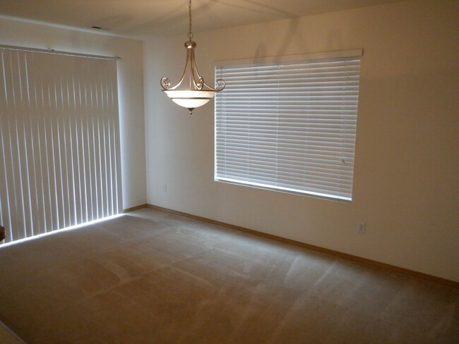 Building Photo - 1722 Cadborough Ln