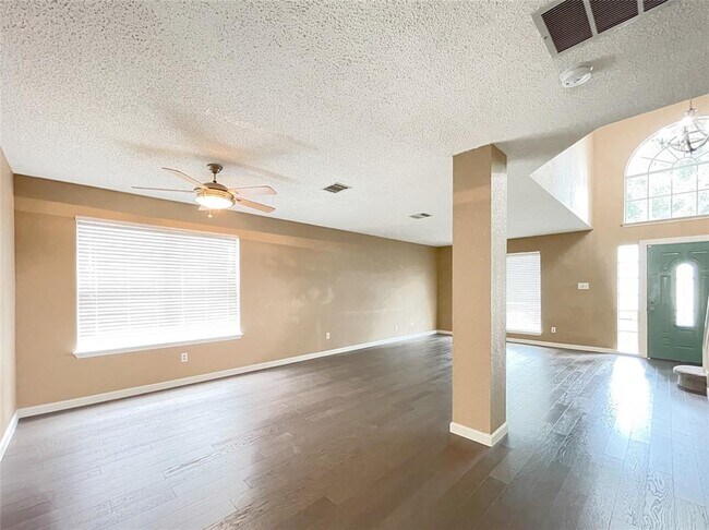 Building Photo - 1422 Deer Ledge Trail