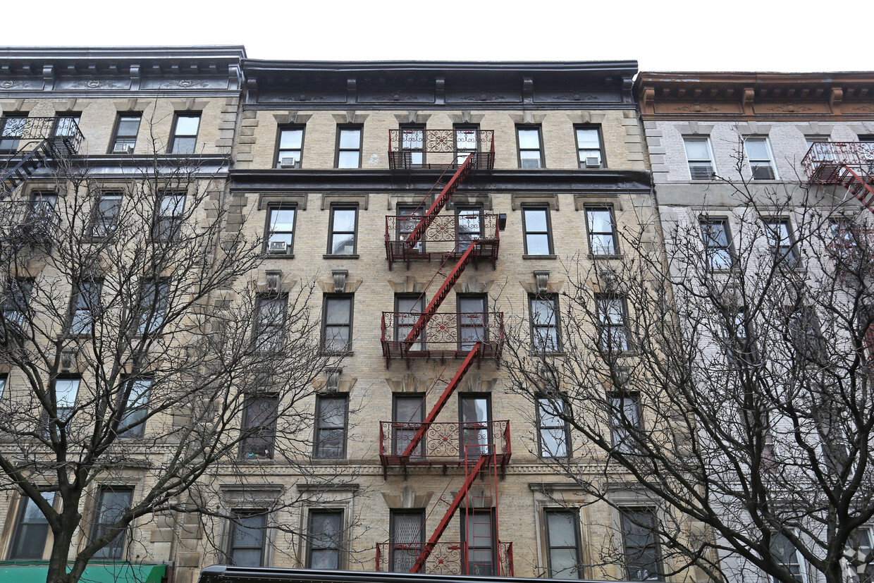 Building Photo - 3151 Broadway