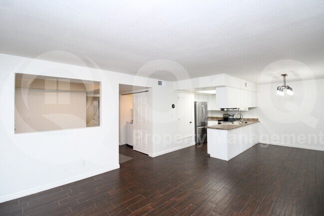 Foto del edificio - 18811 N 19th Ave