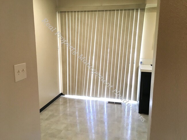 Building Photo - Vigilante Drive