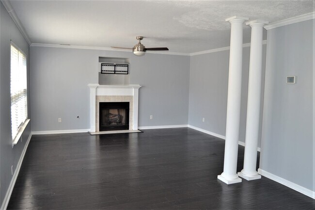 Foto del edificio - 715 Spalding Ct