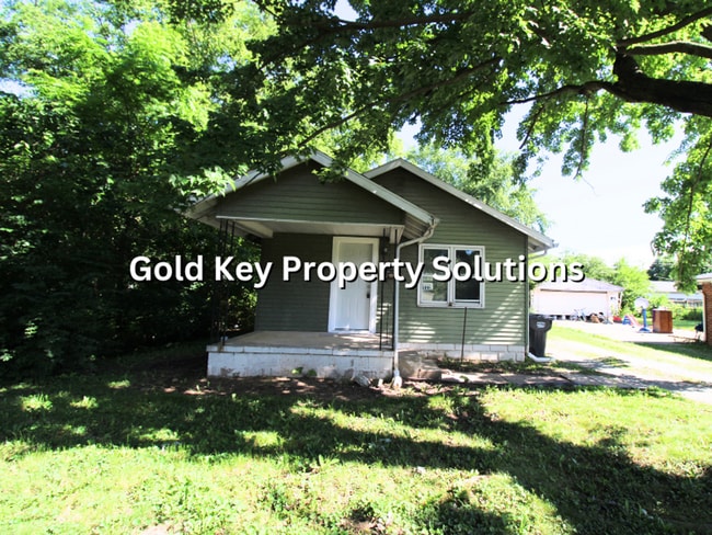 Building Photo - 2 BR 1 BA House with Covered Front Porch (NO SECTION 8)