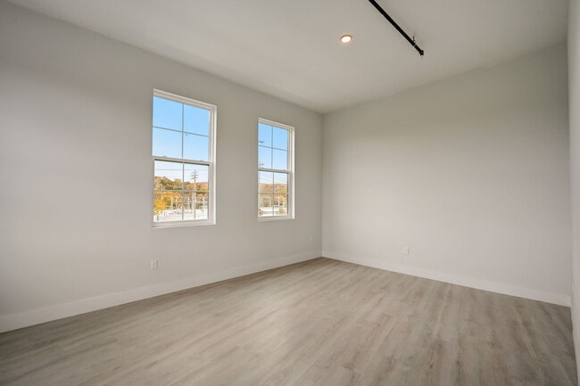 Building Photo - Riverfront Lofts