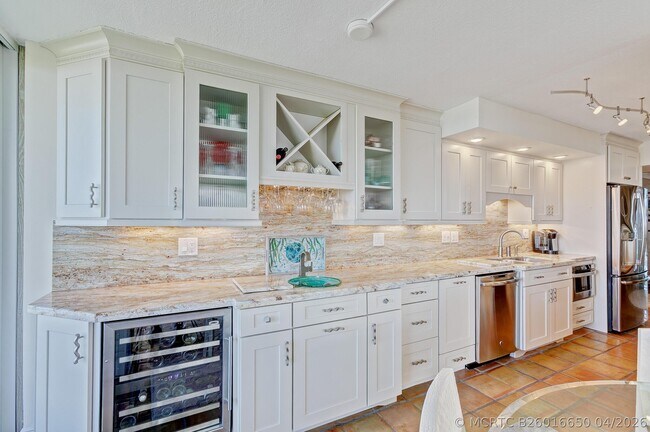 Building Photo - 5550 N Ocean Dr