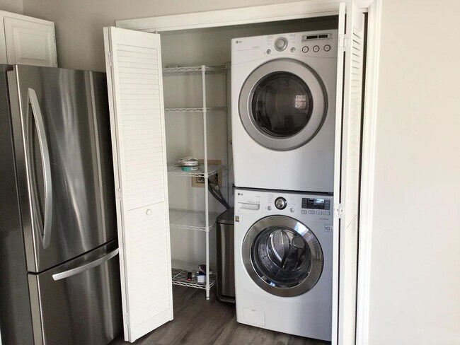 Foto del edificio - Charming 2-Bedroom Townhome in Bent Creek – Available March 10th