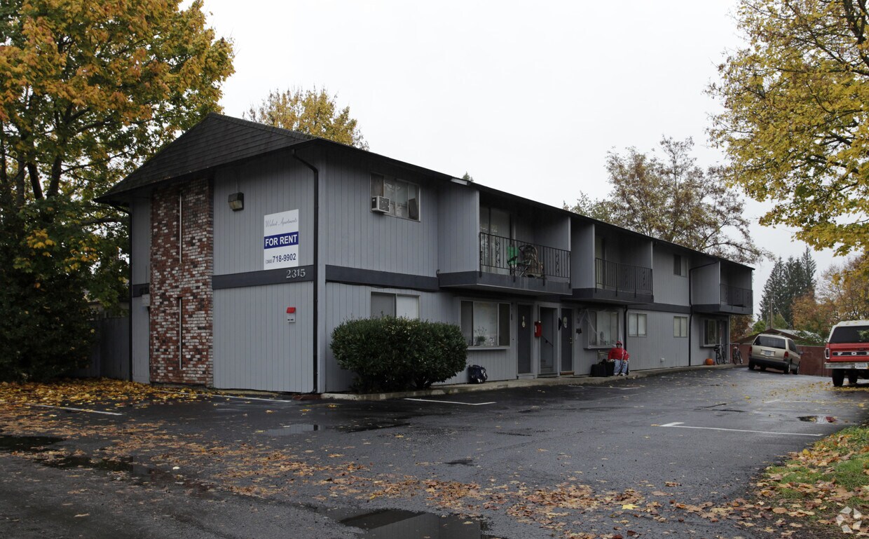 Building Photo - Walnut Apartments