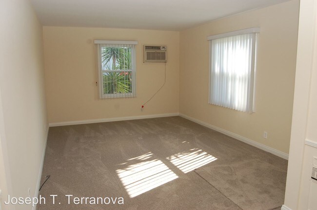 Foto del edificio - 1600 N Hollywood Way