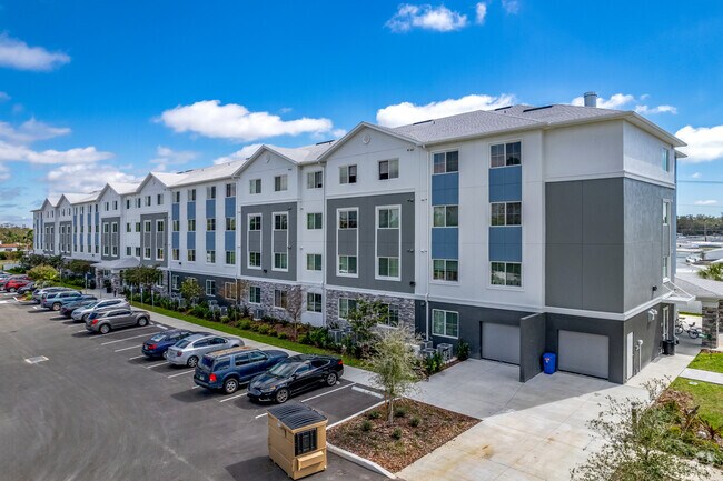 Building Photo - Bear Creek Commons