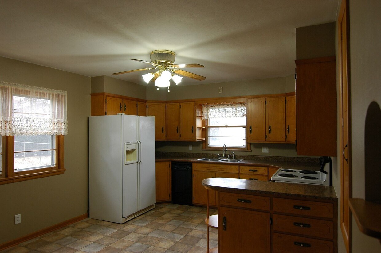 Foto del edificio - Rent $1375 - 2 Bedroom, 1.5 Bath house wit...