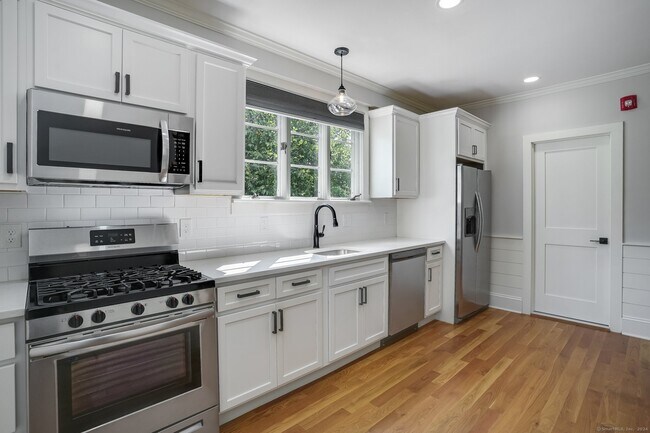 Foto del edificio - 30 Fairmont Pl