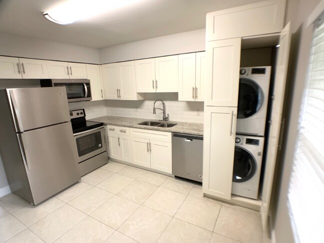 Foto del edificio - 3215 W Swann Ave