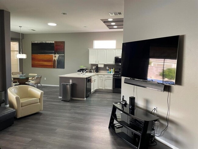 Building Photo - 39357 Mirage Cir