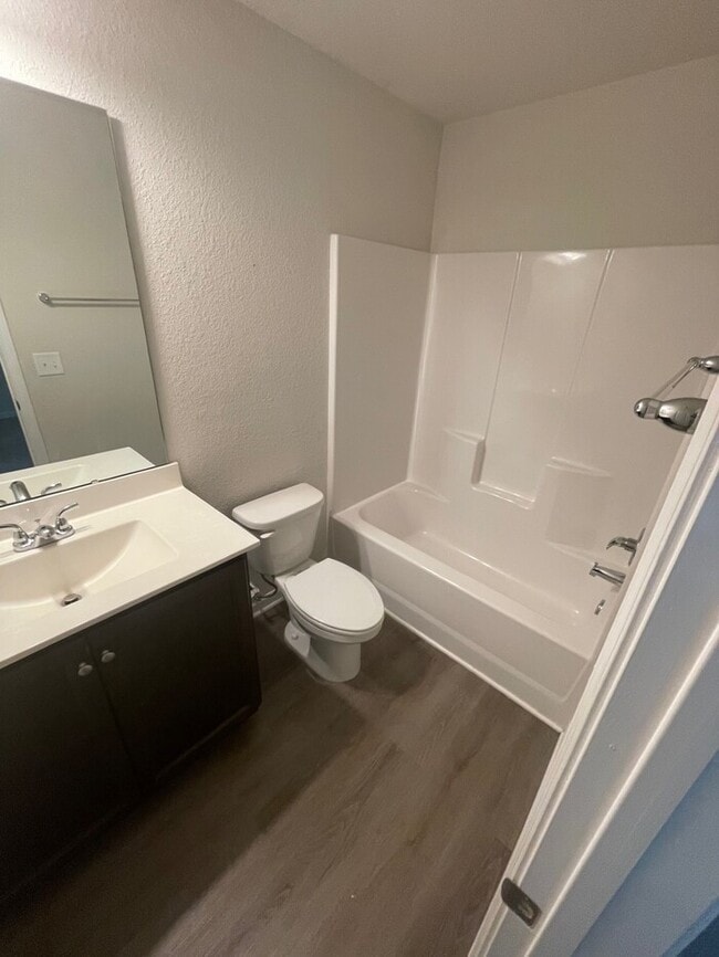 Foto del edificio - 2 bd 2.5 ba Townhouse