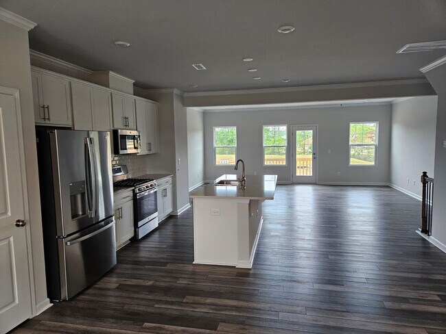 Building Photo - 342 Carolina Springs