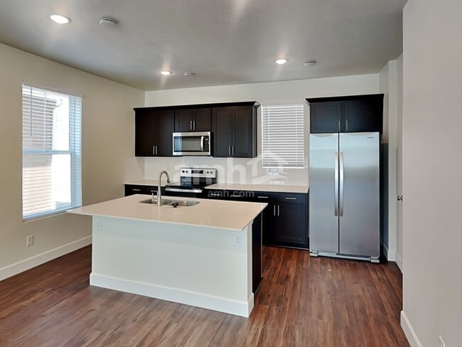 Building Photo - 11023 S Blue Bayou Dr