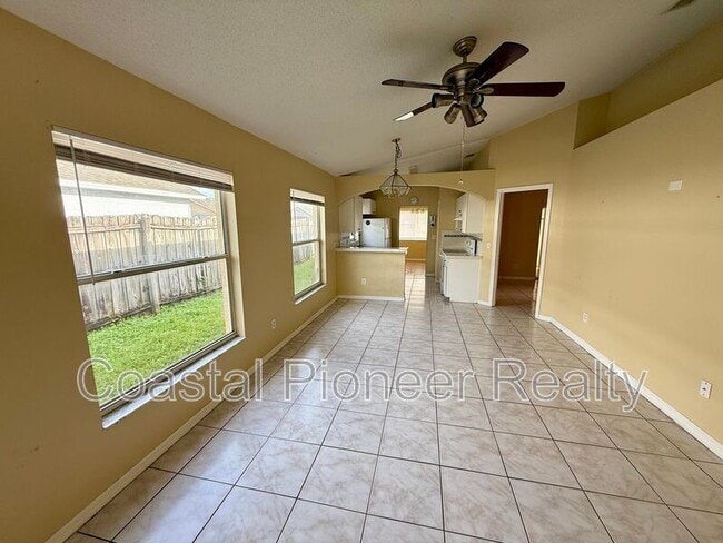 Building Photo - 1002 Golfside Ct