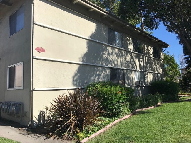 Building Photo - 2275 Ellena Dr