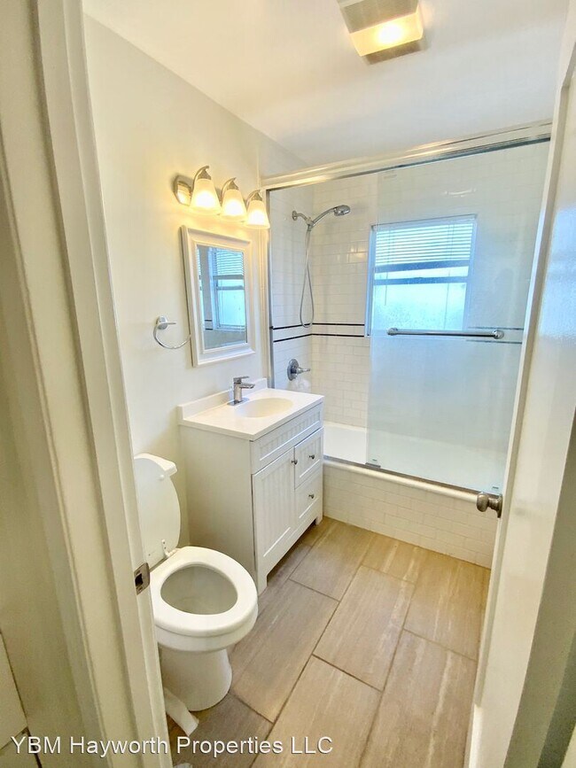 Foto del edificio - 7936 Fountain Ave