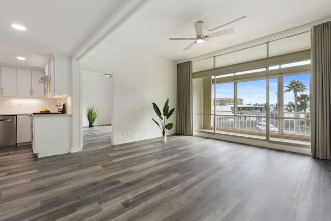 Foto del edificio - 4600 Ocean Dr