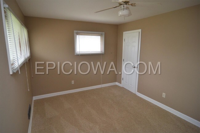 Foto del edificio - 385 30th St SE