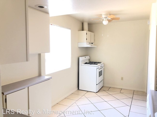 Foto del edificio - 3173-3195 Columbia Ave