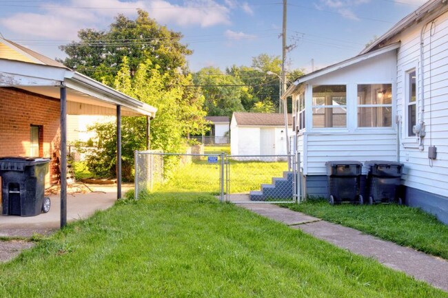 Foto del edificio - 115 Gillette Ave