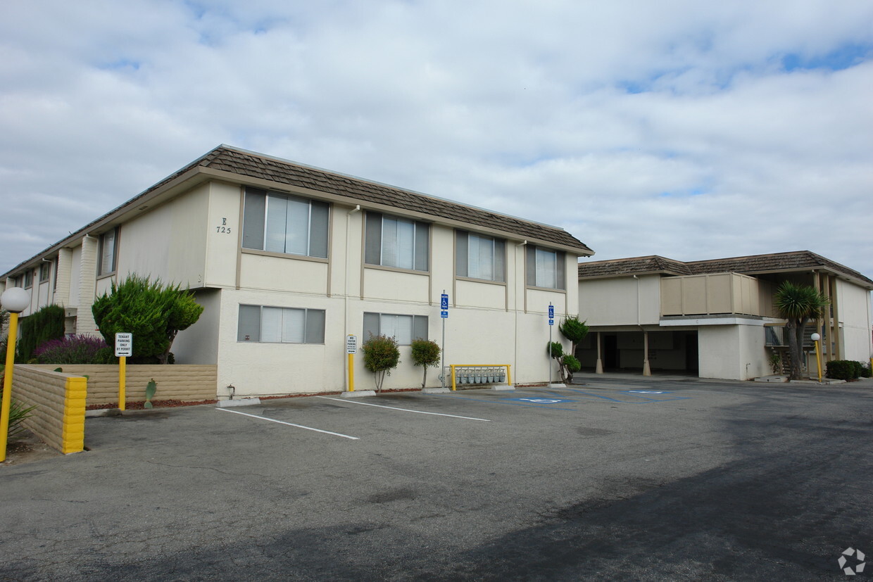 Maple Terrace - Maple Terrace Apartments