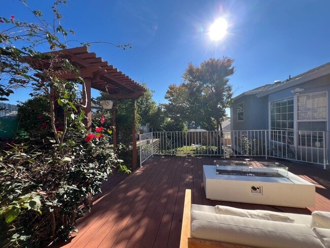 Building Photo - 3833 Brookdale Blvd