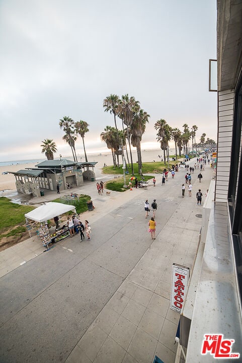 Foto del edificio - 8 Brooks Ave