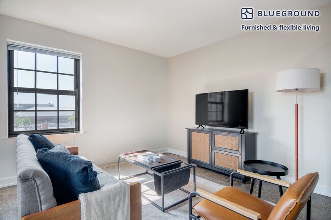 Foto del edificio - 1020 W Lawrence Ave