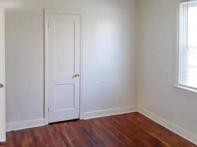 Foto del edificio - 103 Courthouse Rd