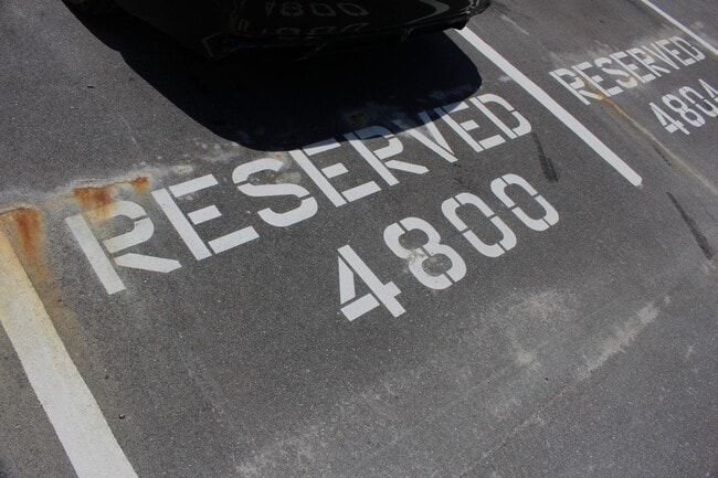 Photo - Lovely Condo for rent  ( New Lower Price)