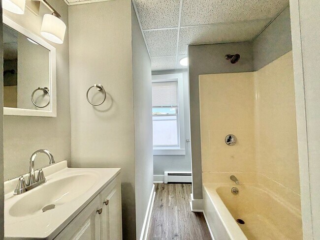 Foto del edificio - Move in Special!
