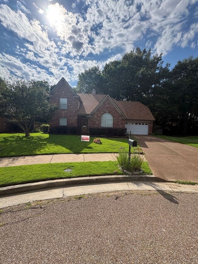 Photo - Spacious and well-maintained home located in the heart of Arlington!